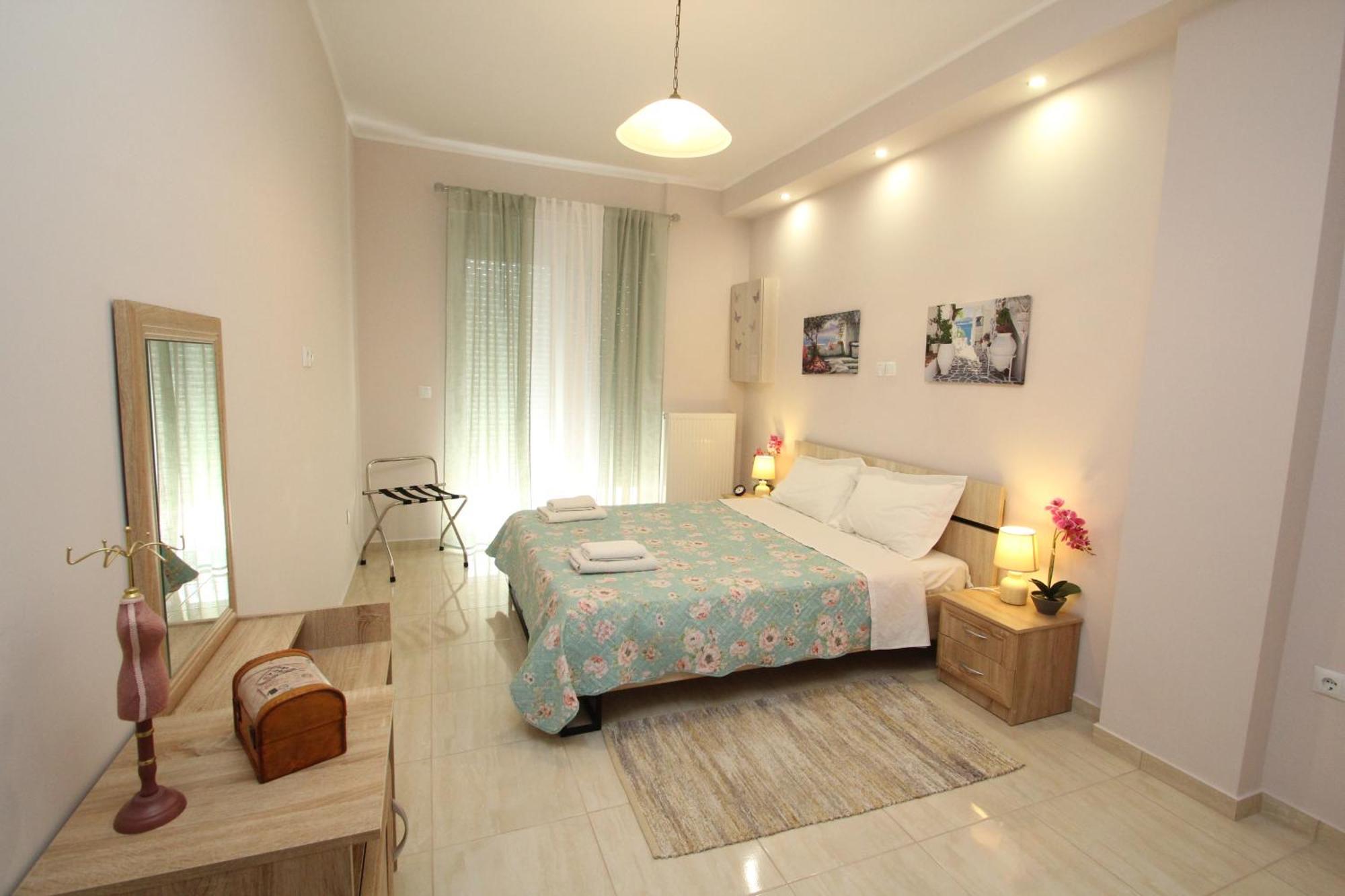 Filoxenia Apartment Артемида Екстериор снимка
