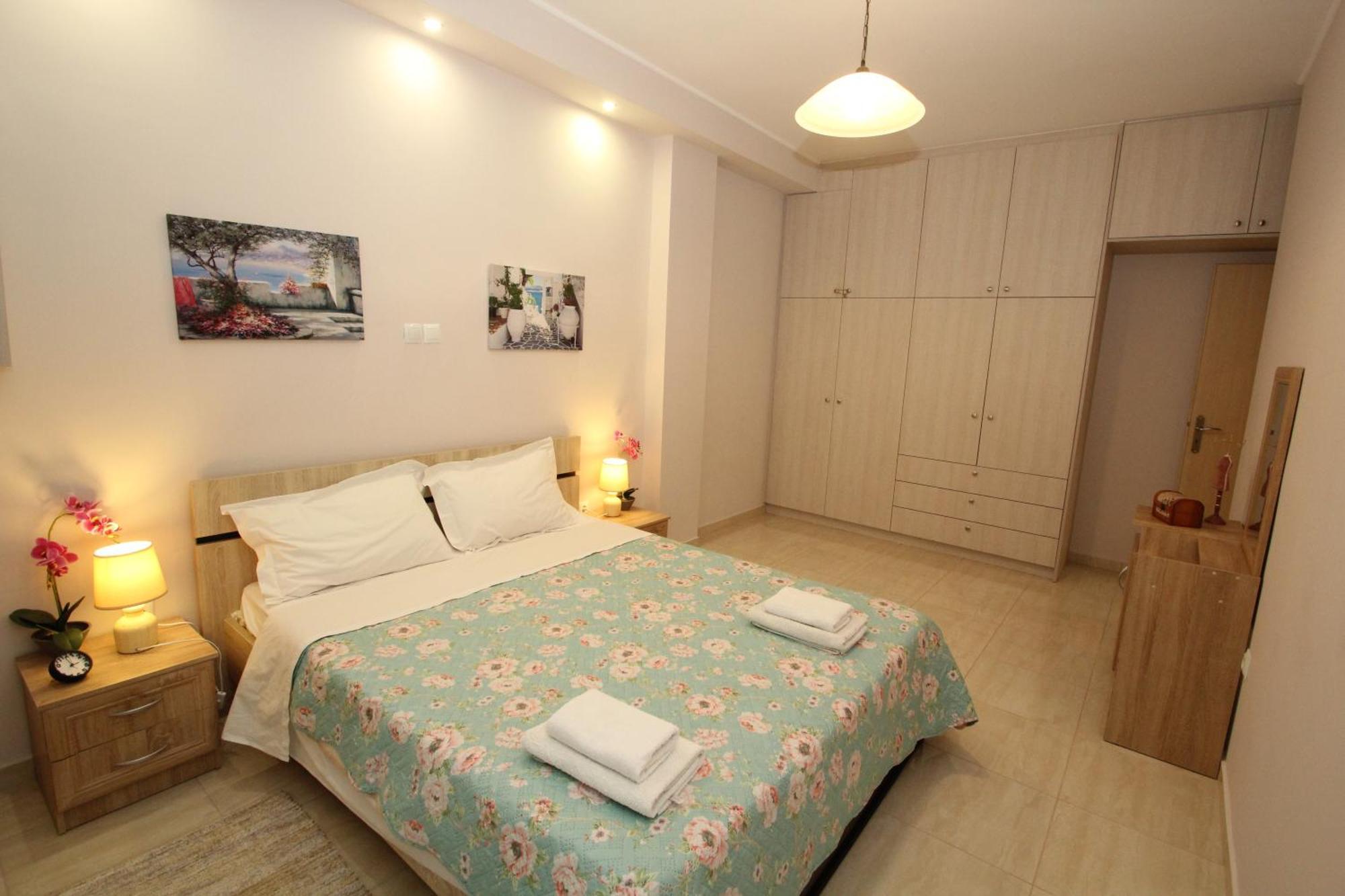 Filoxenia Apartment Артемида Екстериор снимка