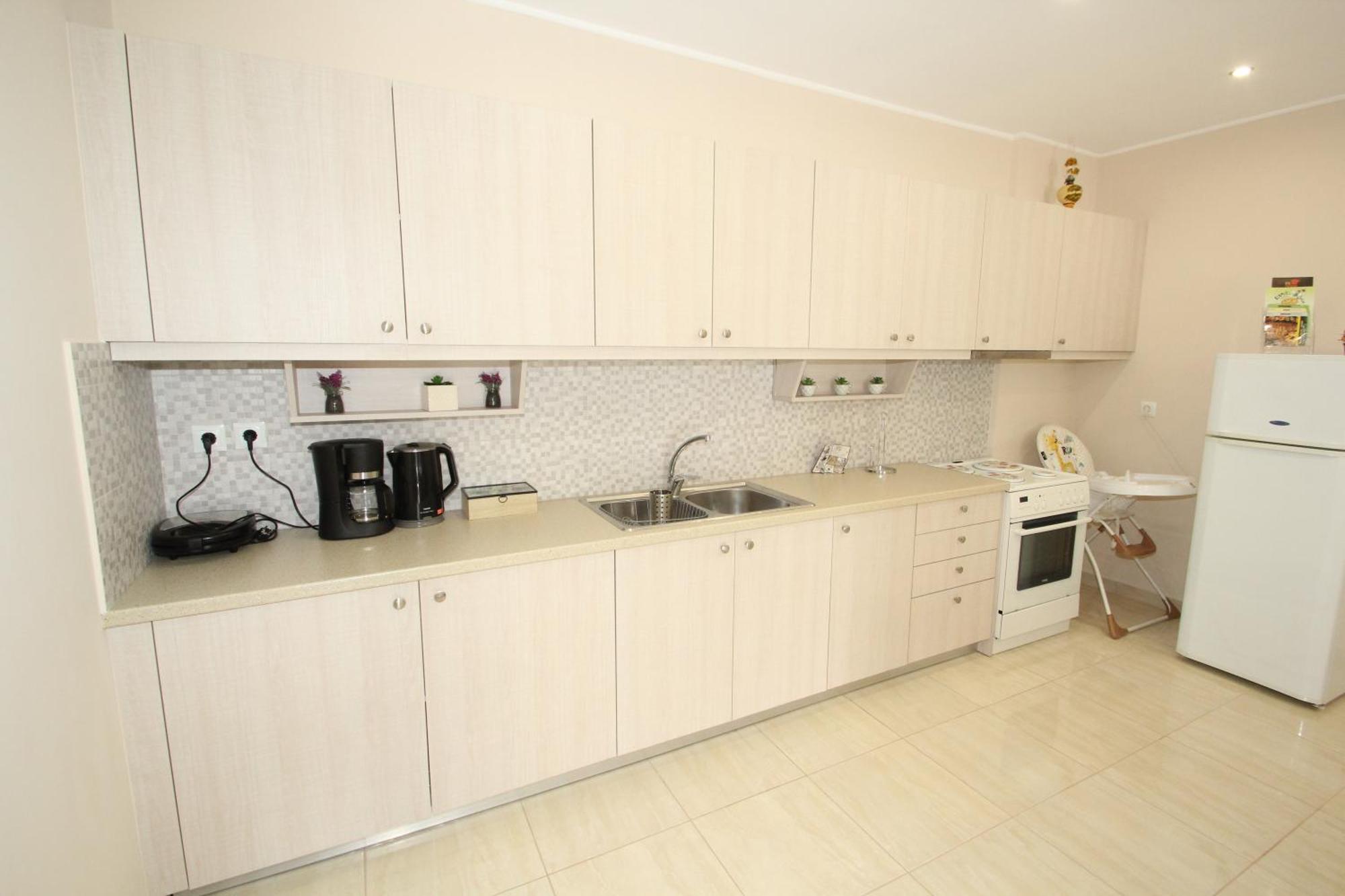 Filoxenia Apartment Артемида Екстериор снимка
